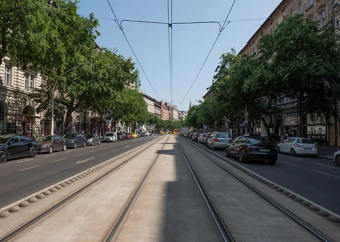 Luxury In The * Budapeşte