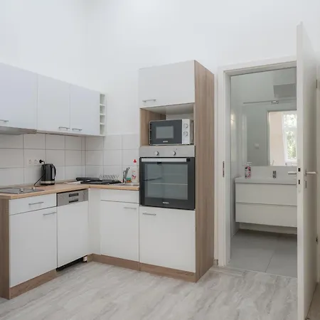 Luxury In The דירה