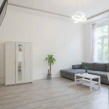 דירה Luxury In The